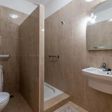 Floritas 22 - One Bed Ground Floor With Pool View Apartment