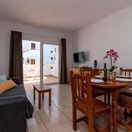 Floritas 22 - One Bed Ground Floor With Pool View * Playa de las Americas (Tenerife)