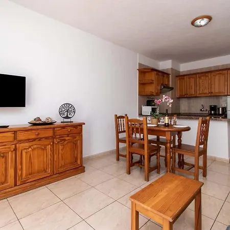 Floritas 22 - One Bed Ground Floor With Pool View Apartment Playa de las Americas (Tenerife)